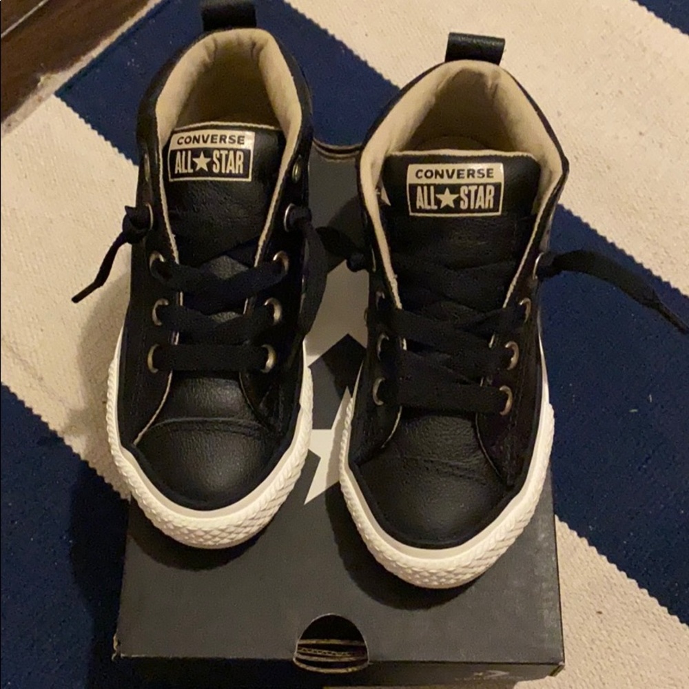 Converse Chuck Taylor Mid Sneaker Boys Sz 12 NIB